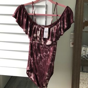 NWT AEO off the shoulder tie dye bodysuit- M